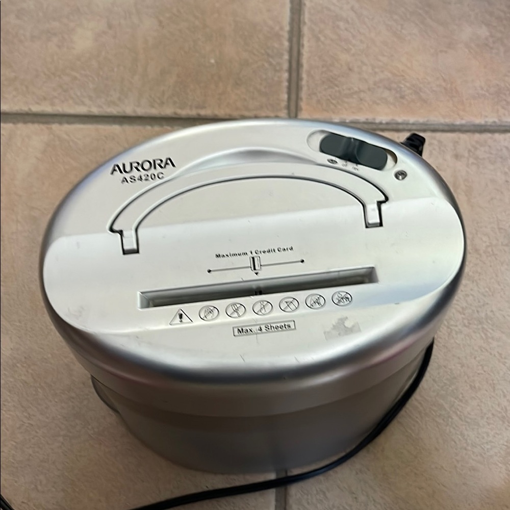 Aurora AS420C Desktop-Style Cross-Cut Paper Shredder, 4-Sheet Crosscut Desktop
